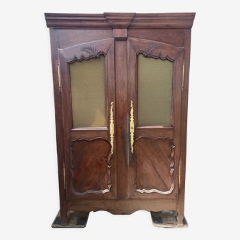 Armoire normande aménagée en garde-manger