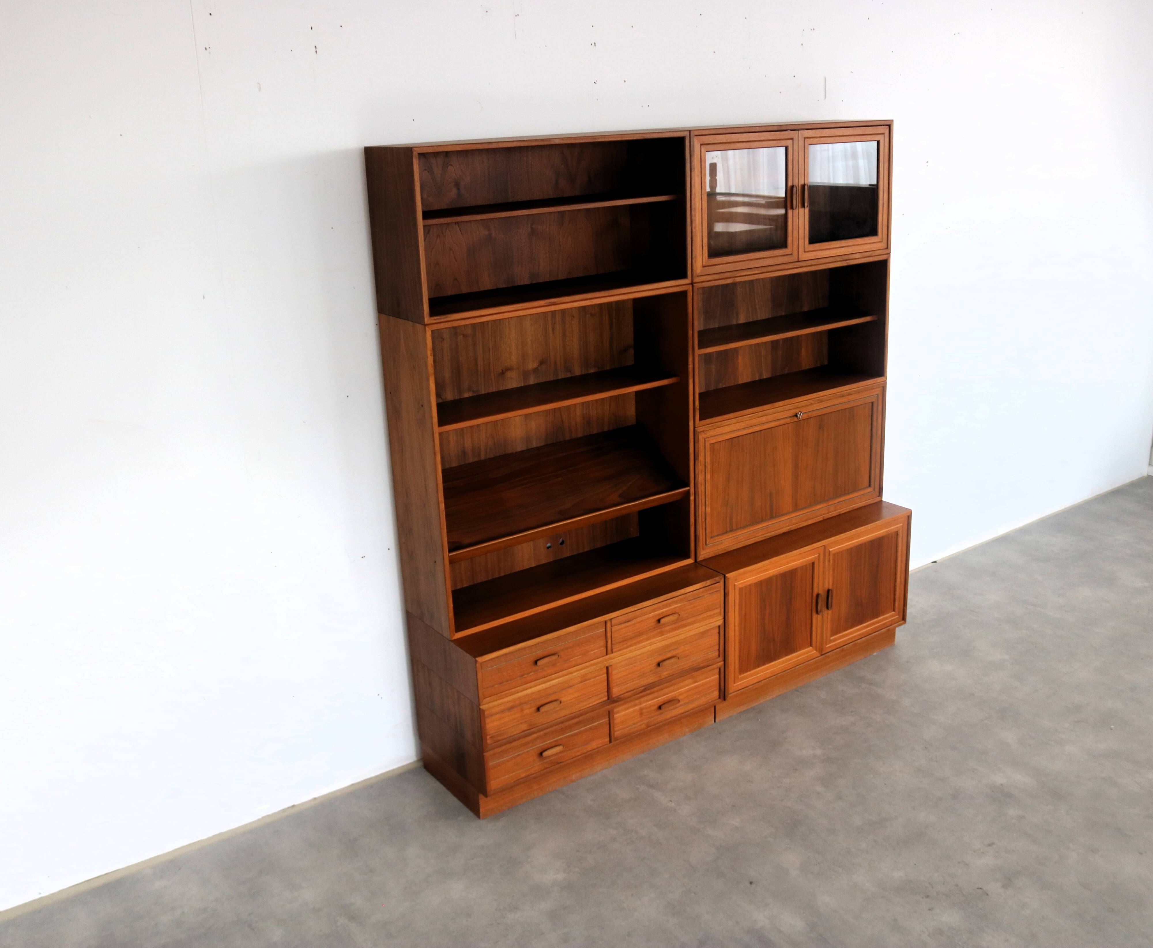 Vintage wall unit | wall cabinet | 1960s | modular