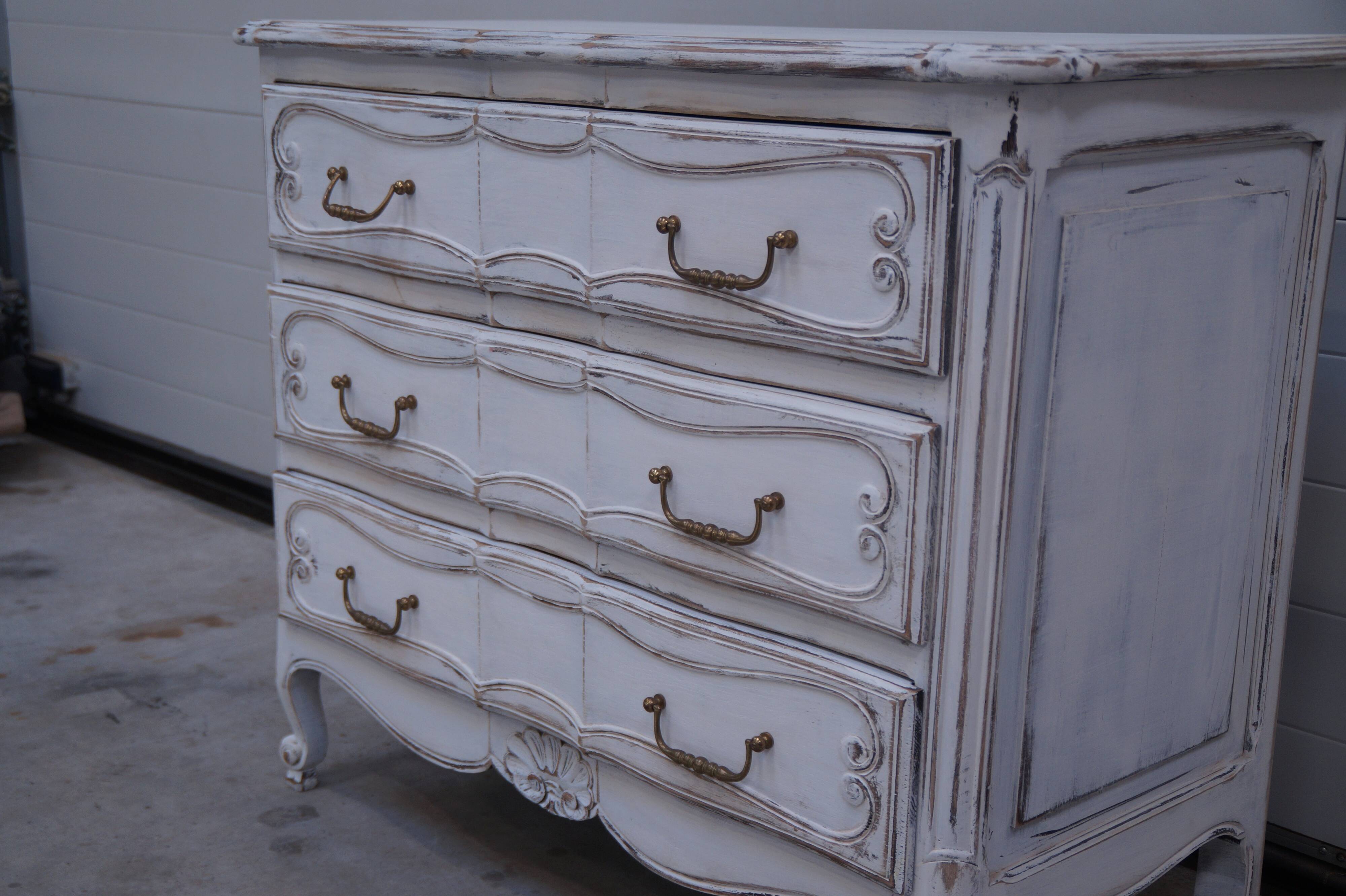 Style COMMODE patinated