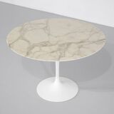 Tulip dining table in marble by Eero Saarinen for Knoll International.