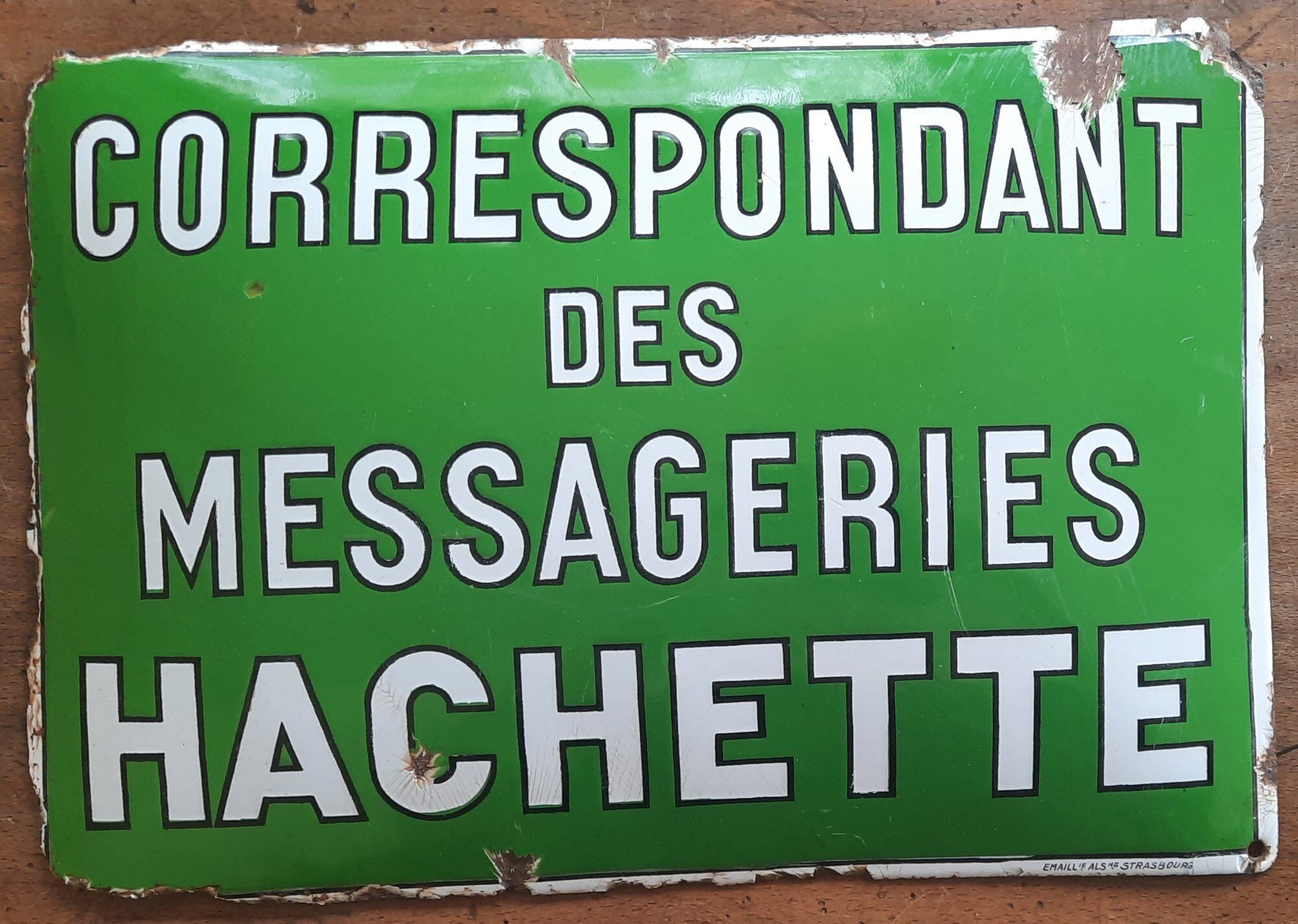 Old enamelled plate "Correspondent of Messageries Hachette" 28x40cm 1930