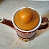 Ancienne cafetière orange et marron des années 1970