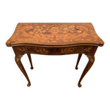 Table a jeu de style Louis XV en marqueterie Hollandaise XIX siècle Console