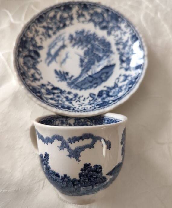 Tasses et sous-tasses Royal Tudor