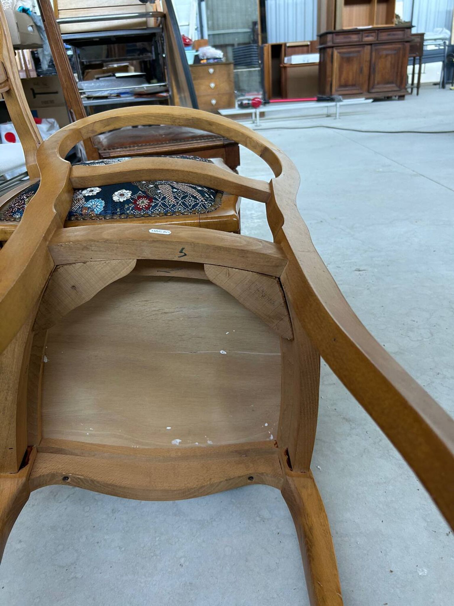 2 chairs in boys and fabrics