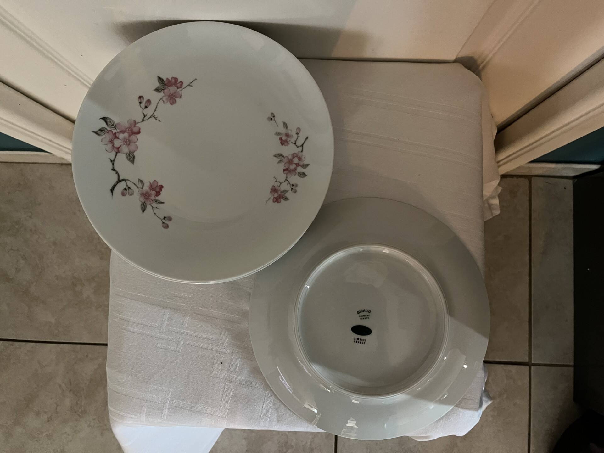 dinner plates