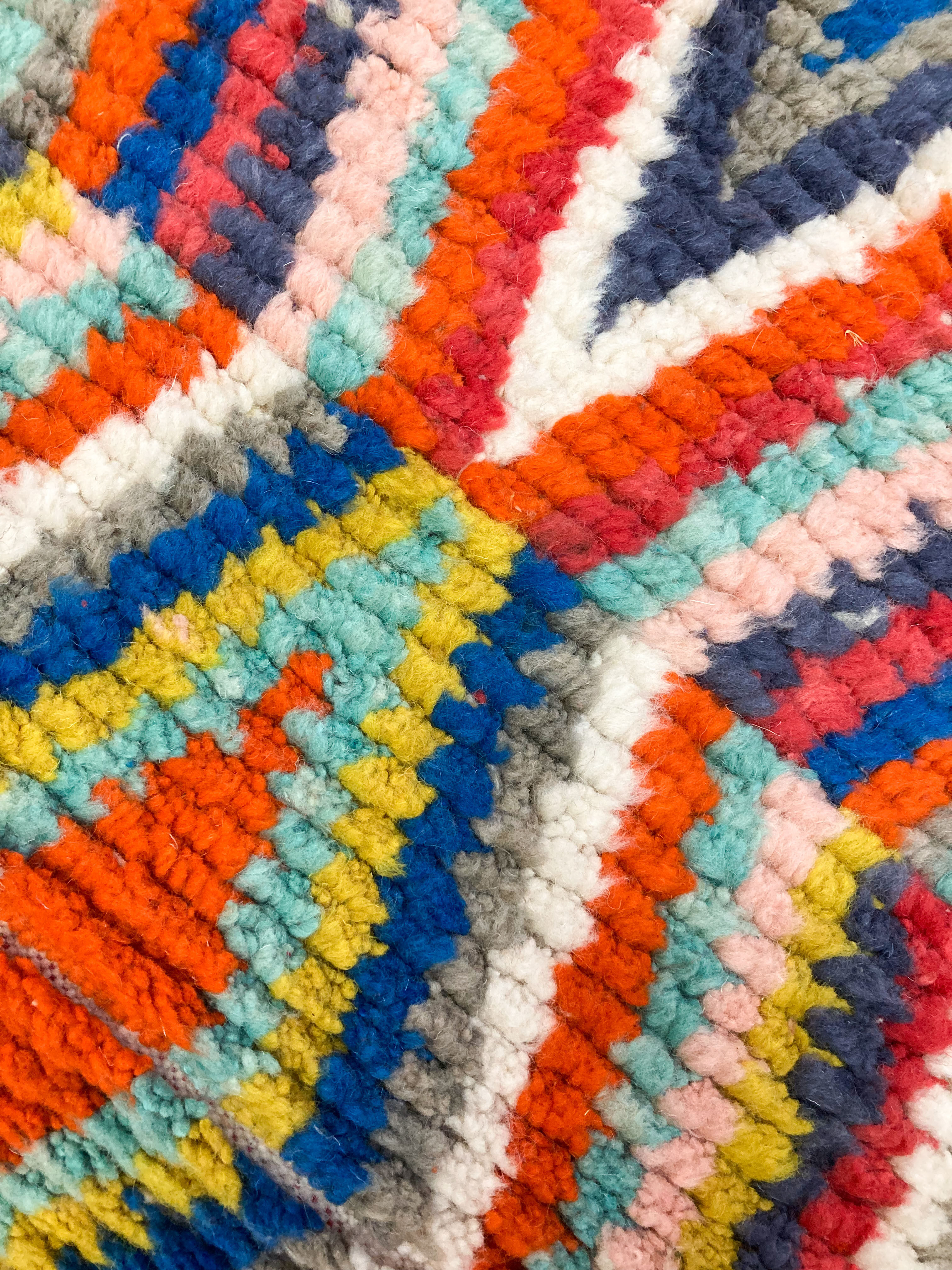 Tapis berbère marocain Boujaad couloir à losanges multicolores 336x80cm