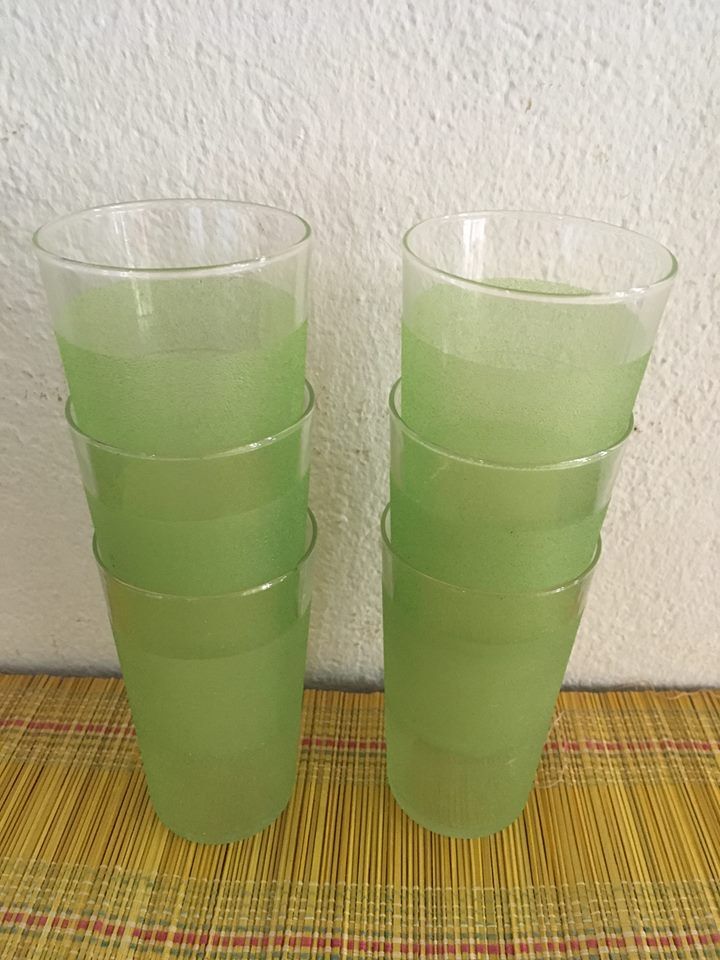 Six glasses granités green of the 1960