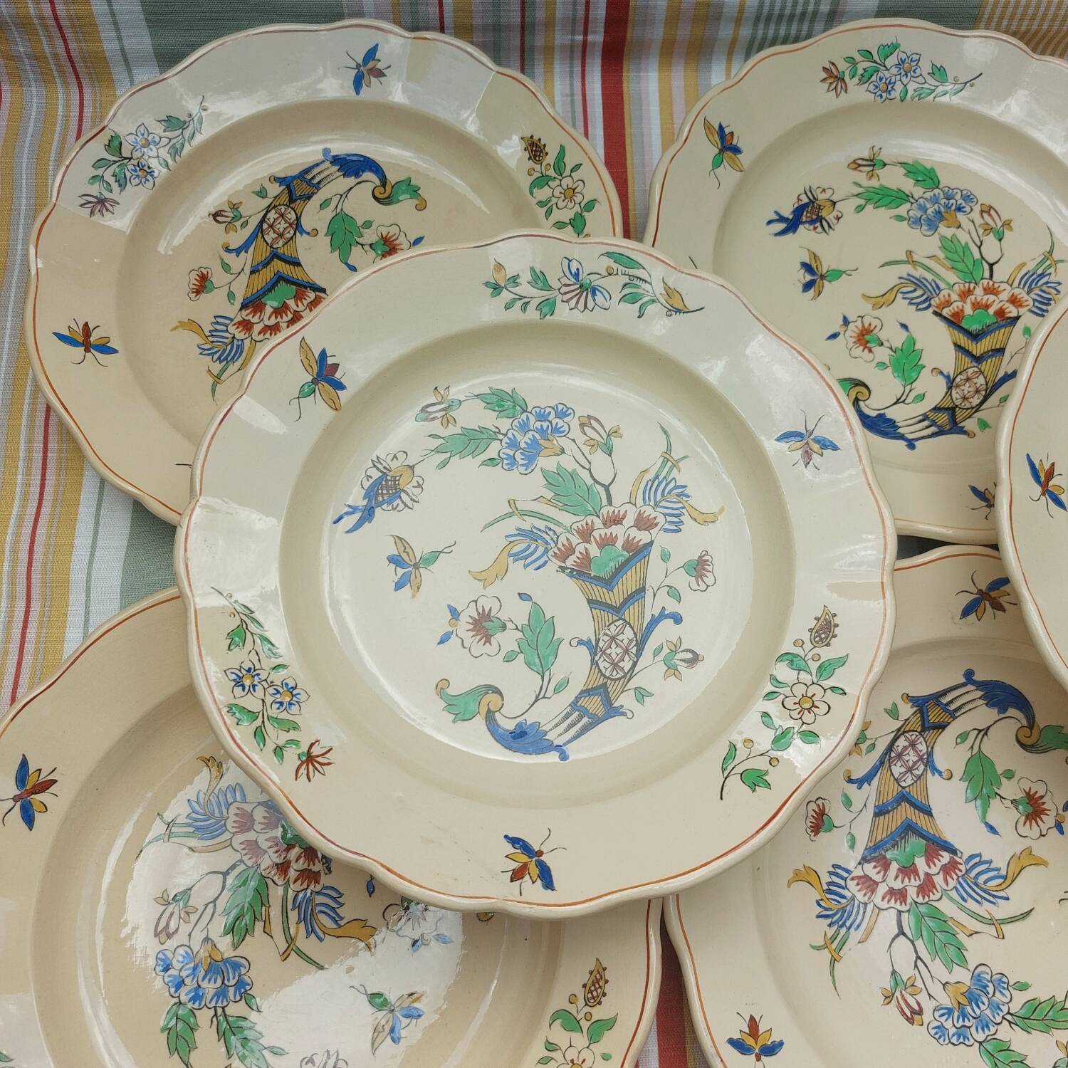 Boch La Louviere D2202 Cornucopia Deep Plates