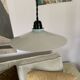 Paire de suspensions vintage en opaline blanche