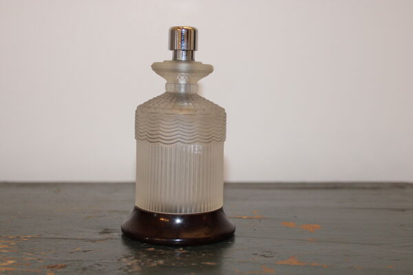 Moutardier et salière en verre et bakélite