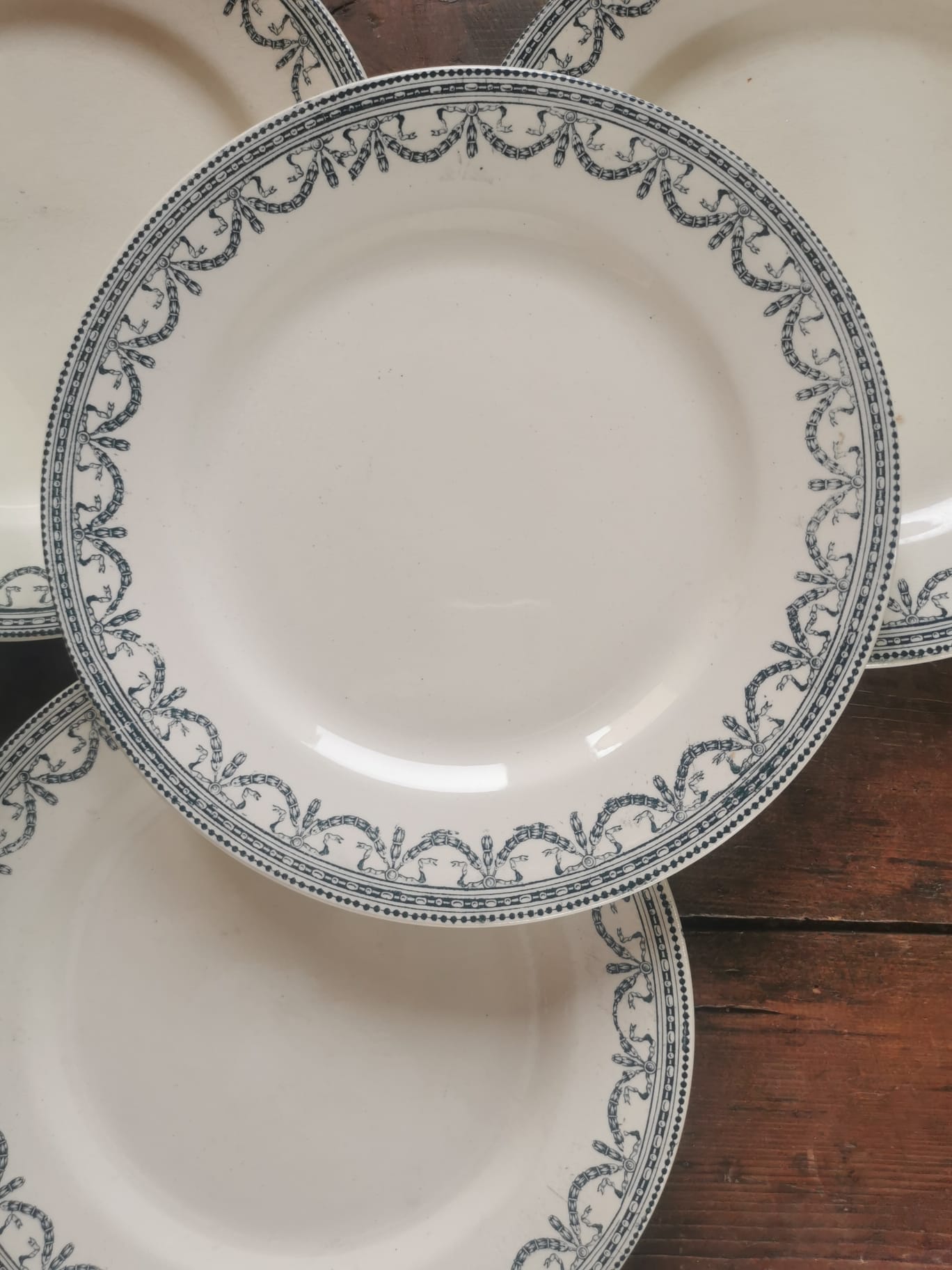 Serving of 6 plates in iron earth, Salins