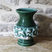 Vase en céramique à décor en barbotine