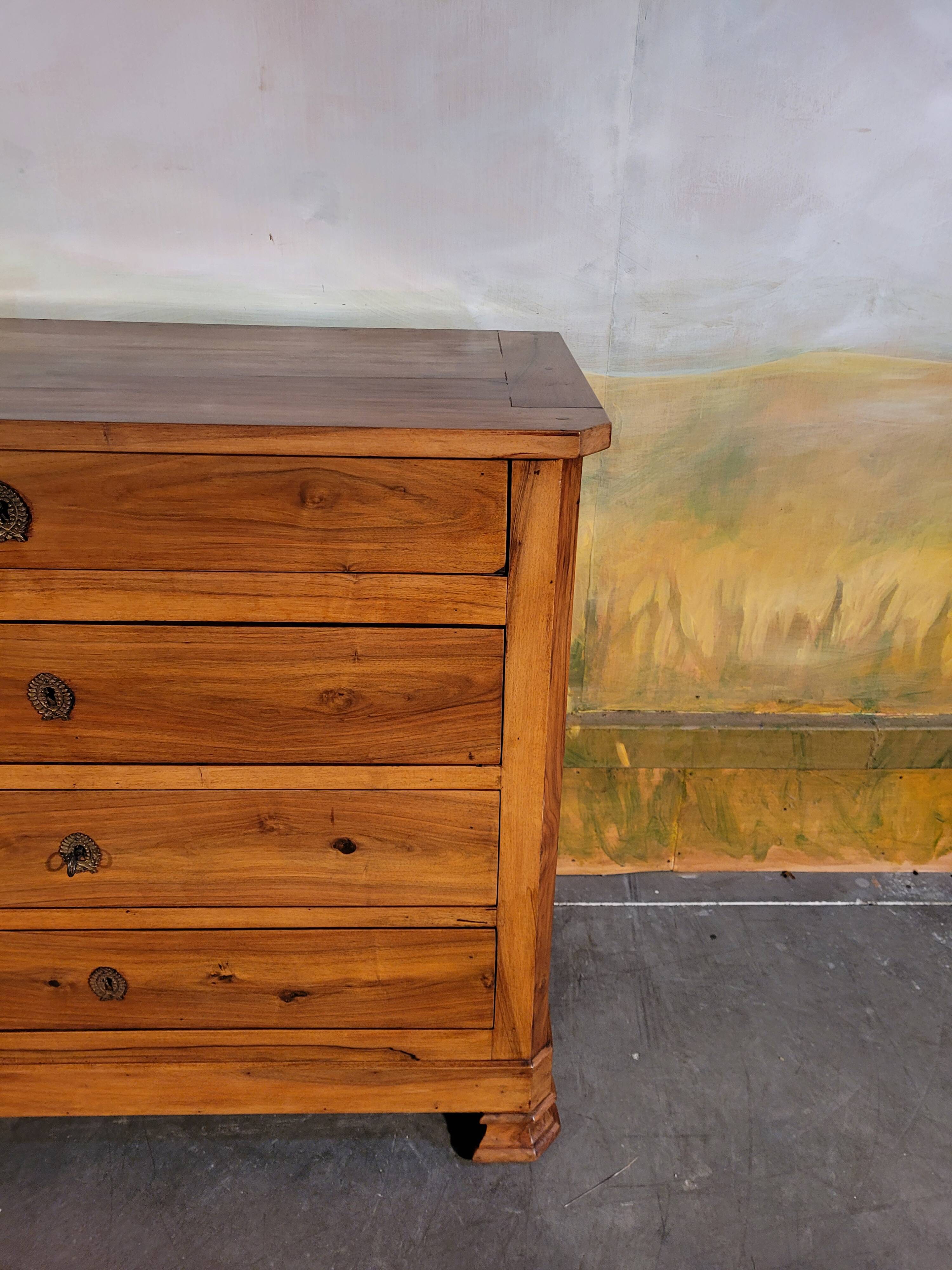 Small Louis Philippe chest of drawers in walnut