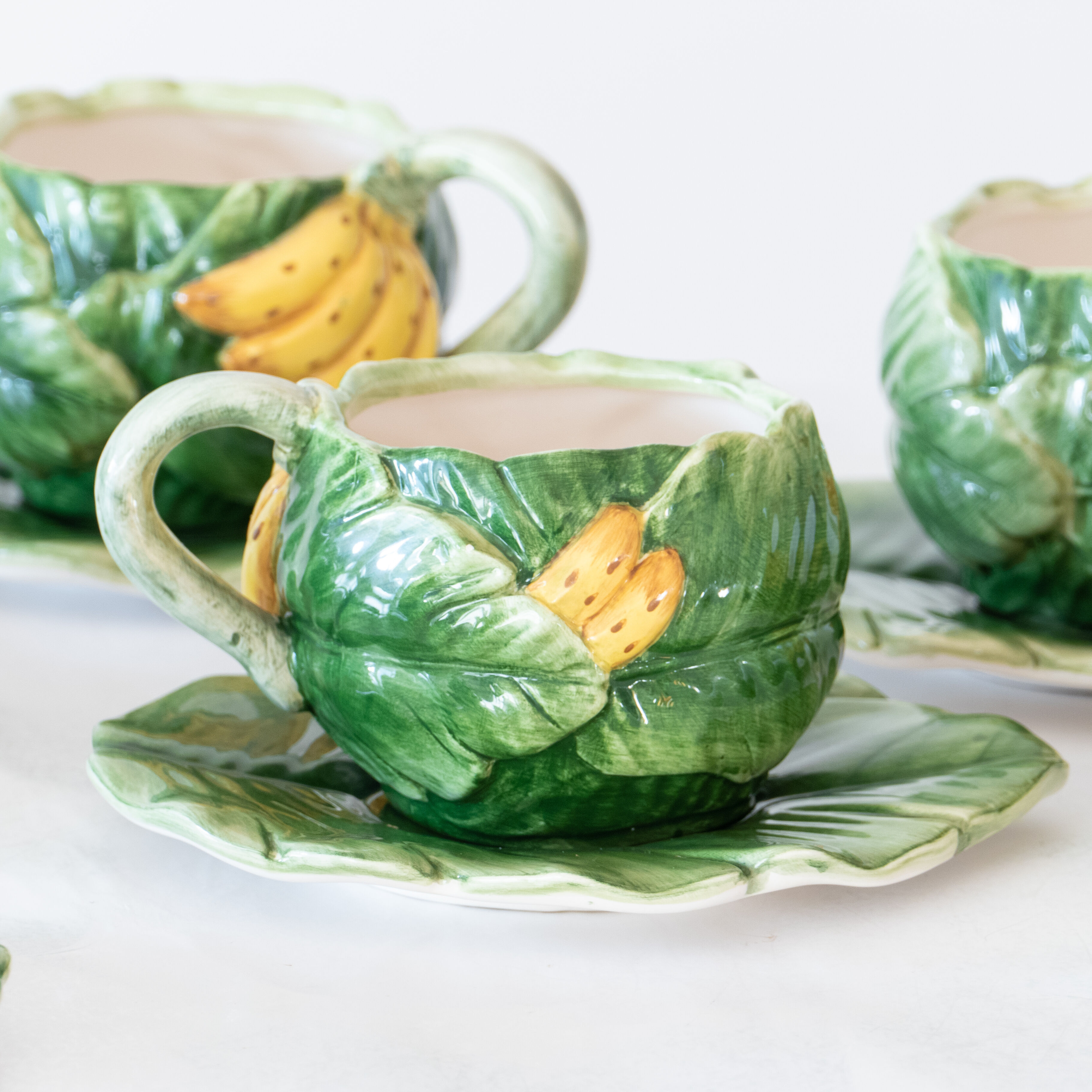 Set of antique banana-slurry cups, rare model