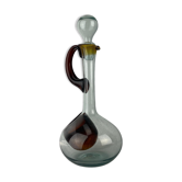 Glass decanter with brown details
