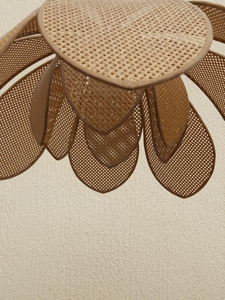 Lotus flower suspension in vintage cannage