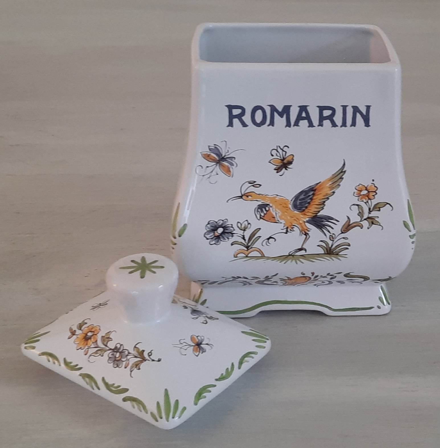 Apothecary pot "Rosemary" in faience of Moustiers