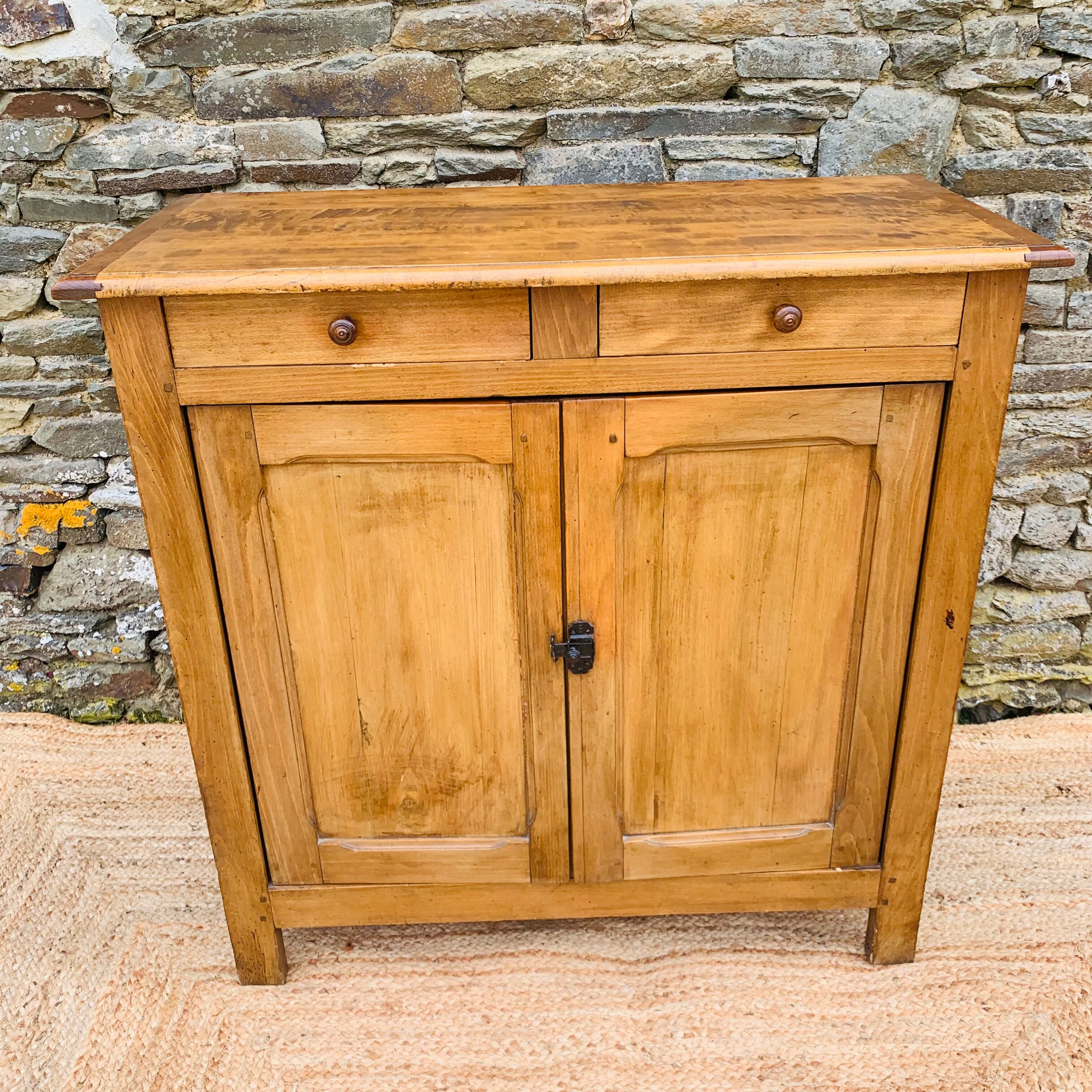 Buffet parisien marron