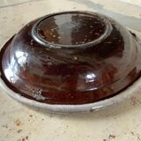 Flat in earthenware brown ass of forges the waters late 18th century at the beginning of the 19th century