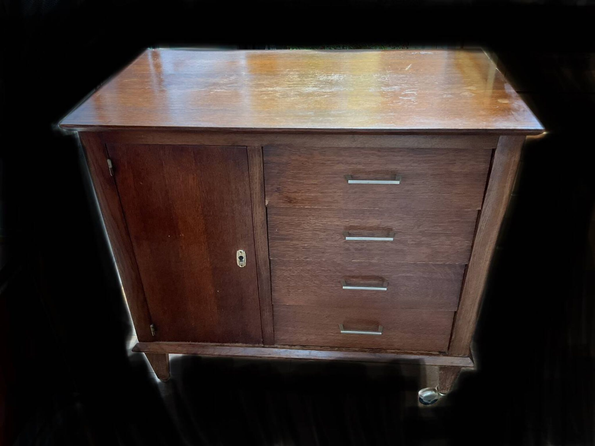Commode vintage sur roulettes années 60/79