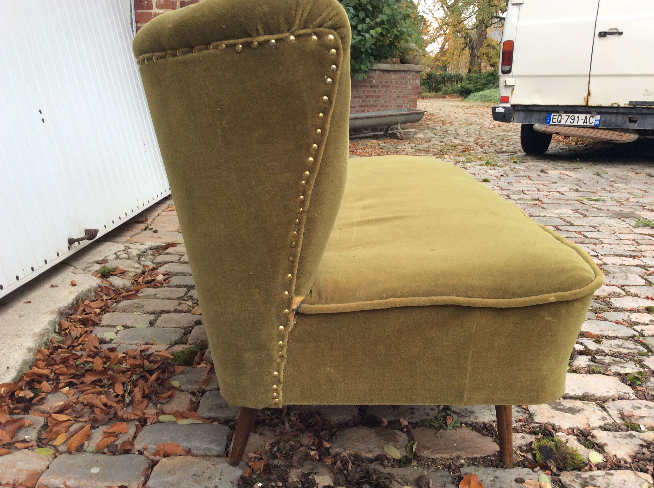 Vintage cocktail sofa