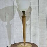 Lampe Mazda des années 1960, piétement en tôle et tronc en bois