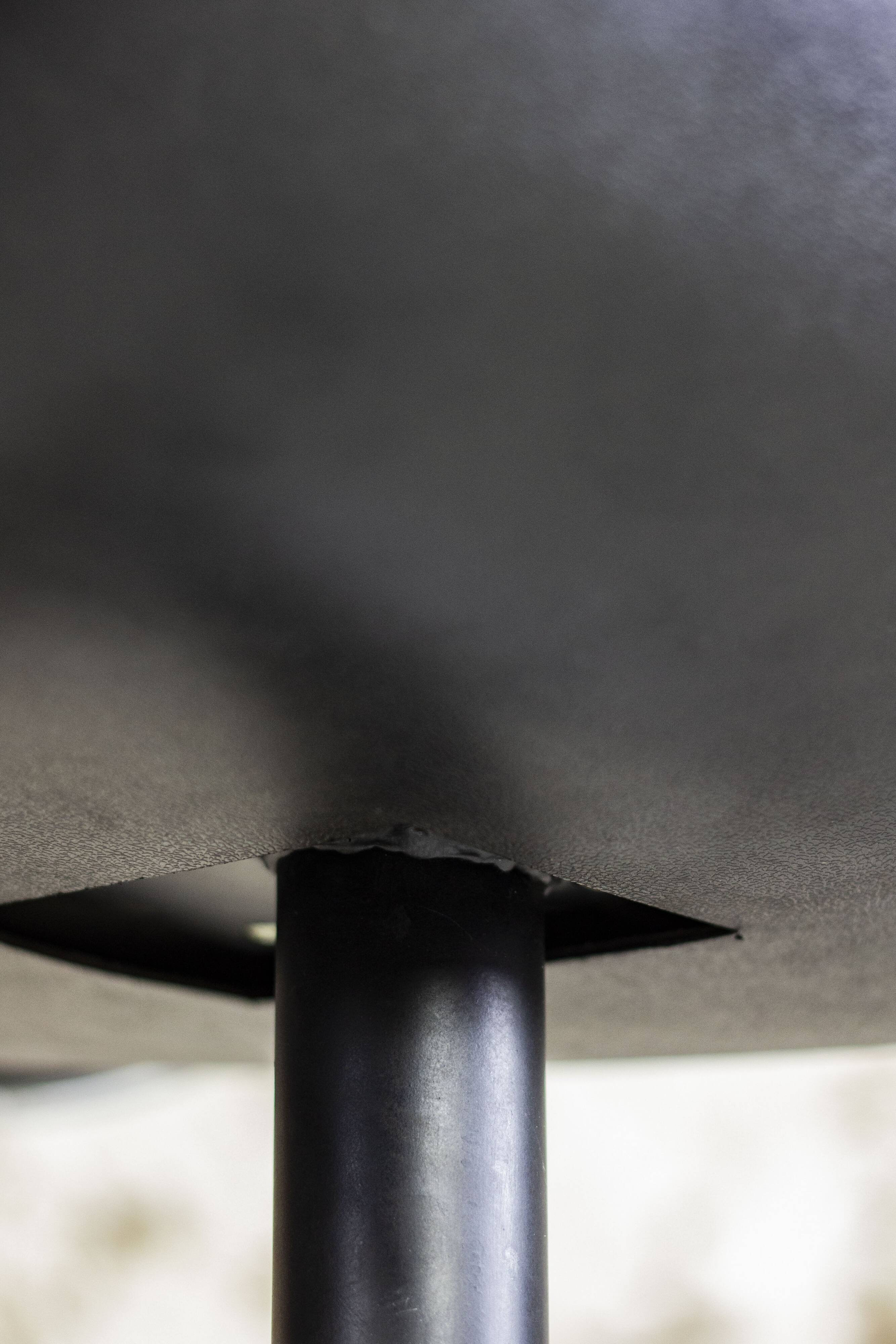 Black leather office chair by Charles Pollock for Knoll