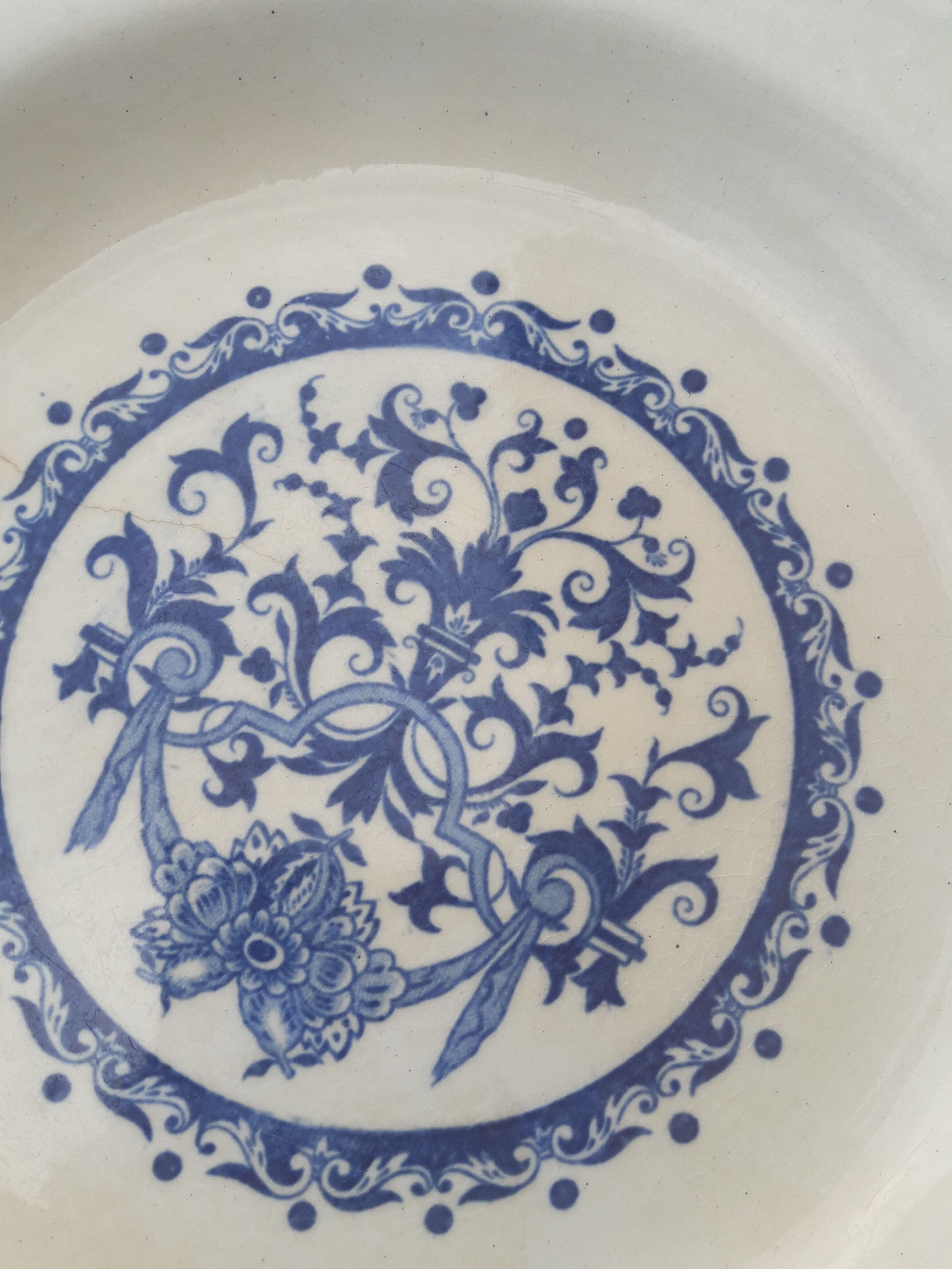 Assiette ancienne en faïence de Gien diam 24,5 cm