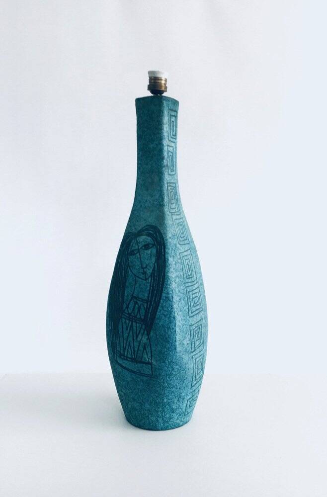 Art ceramics sgraffito table lamp attributed to Alvino Bagni for Raymor, Italy, 1960s.