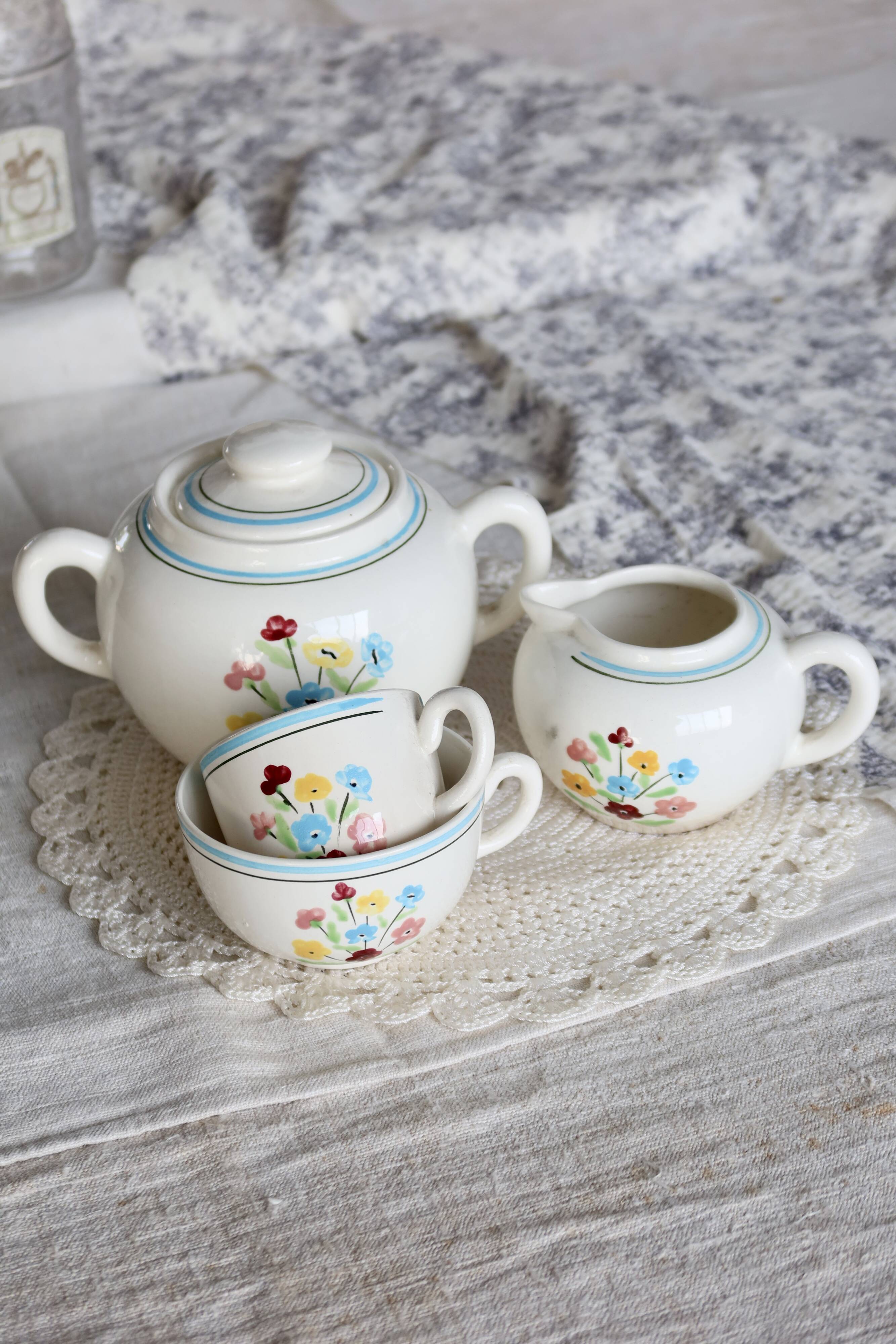 Vintage Salins earthenware chocolate cup - Floral pattern