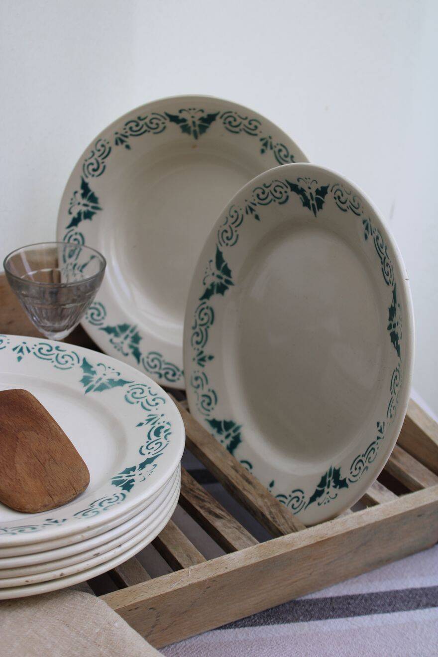 set of 8 ceramic plates "butterflies"