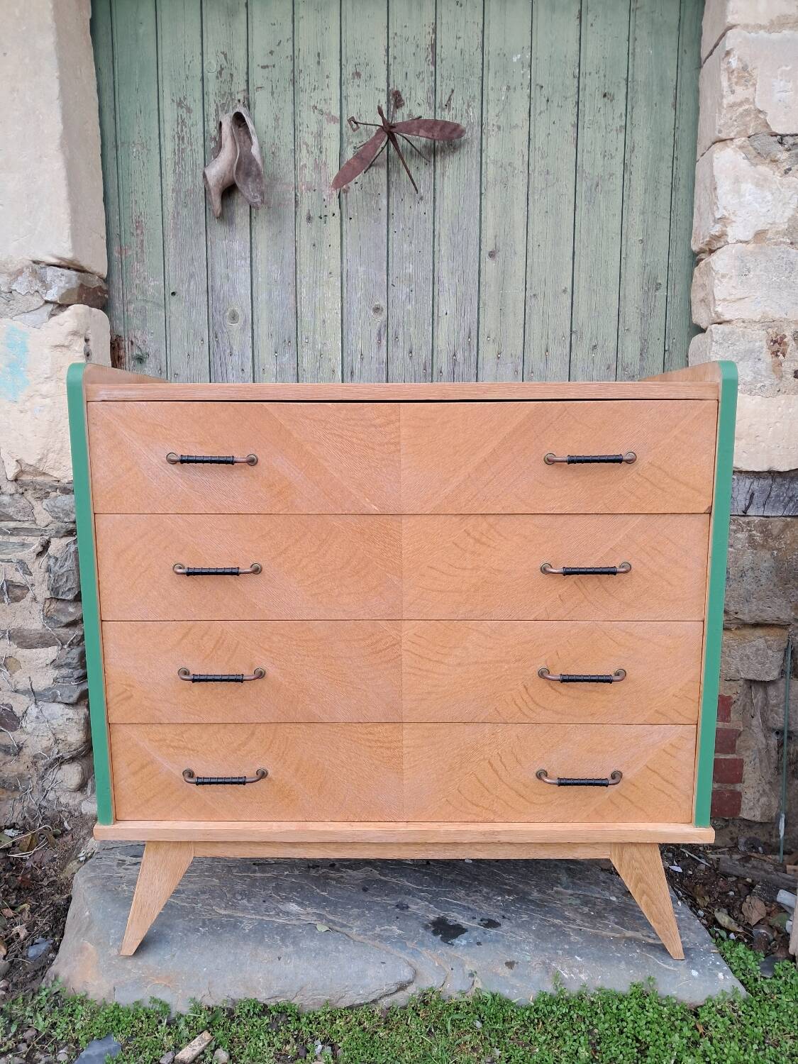 Chest of drawers