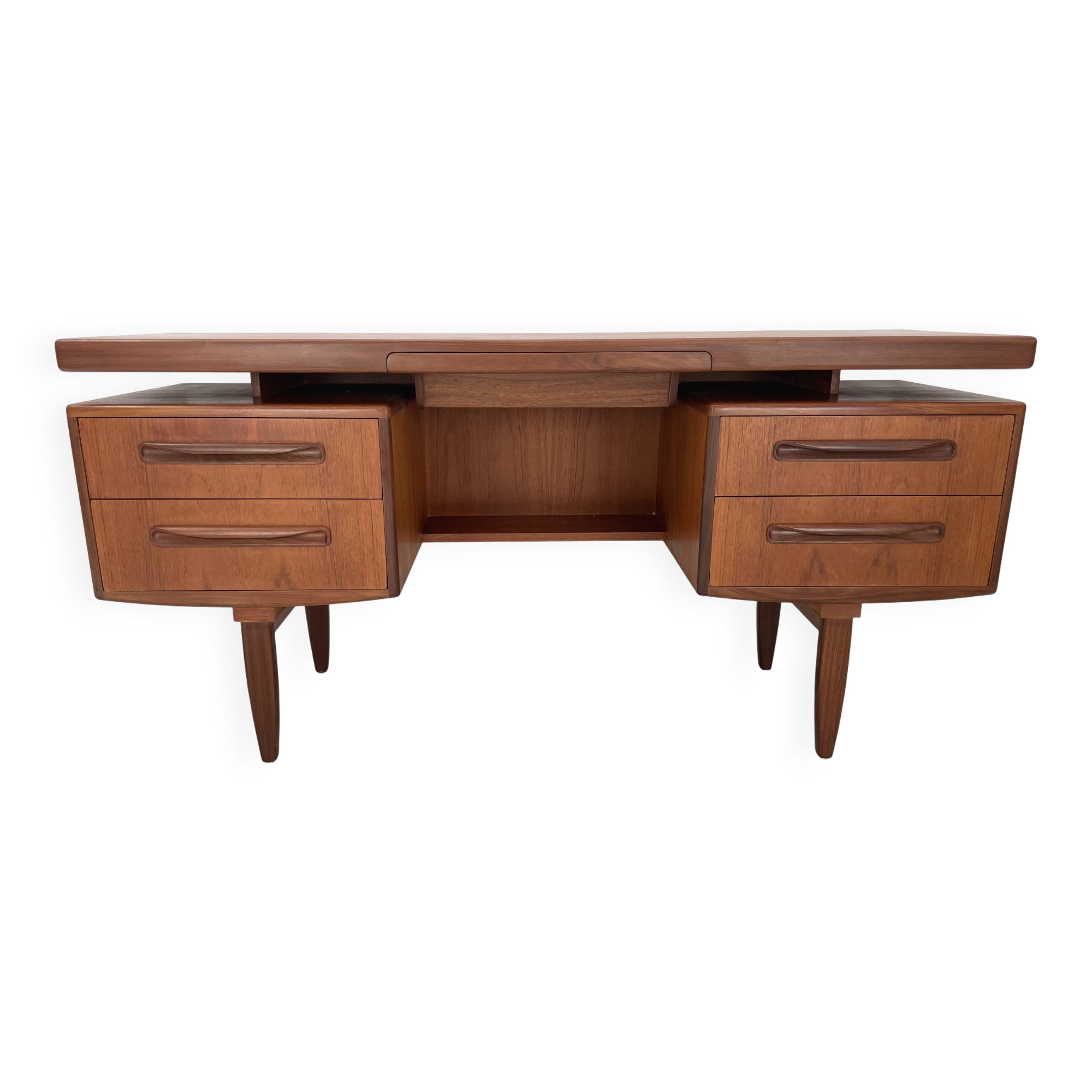 Vintage desk by V.Wilkins for G-Plan, 1960s
