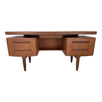Vintage desk by V.Wilkins for G-Plan, 1960s