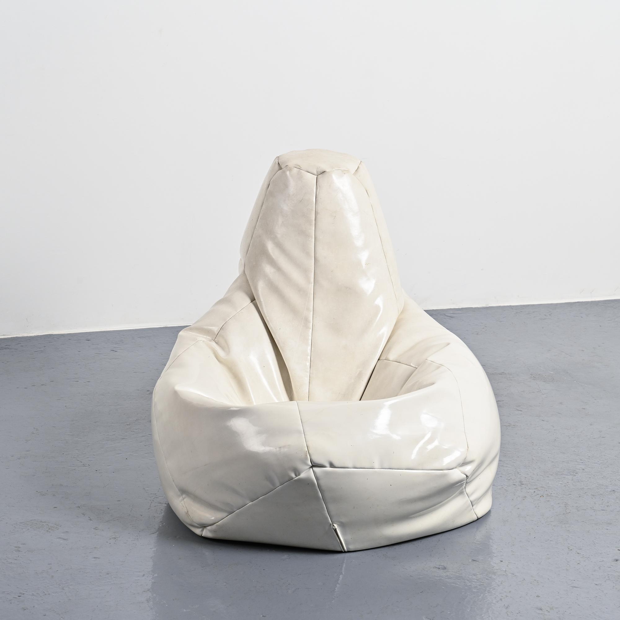 Bean bag by Piero Gatti, Cesare Paolini and Franco Teodoro for Zanotta, 1968.