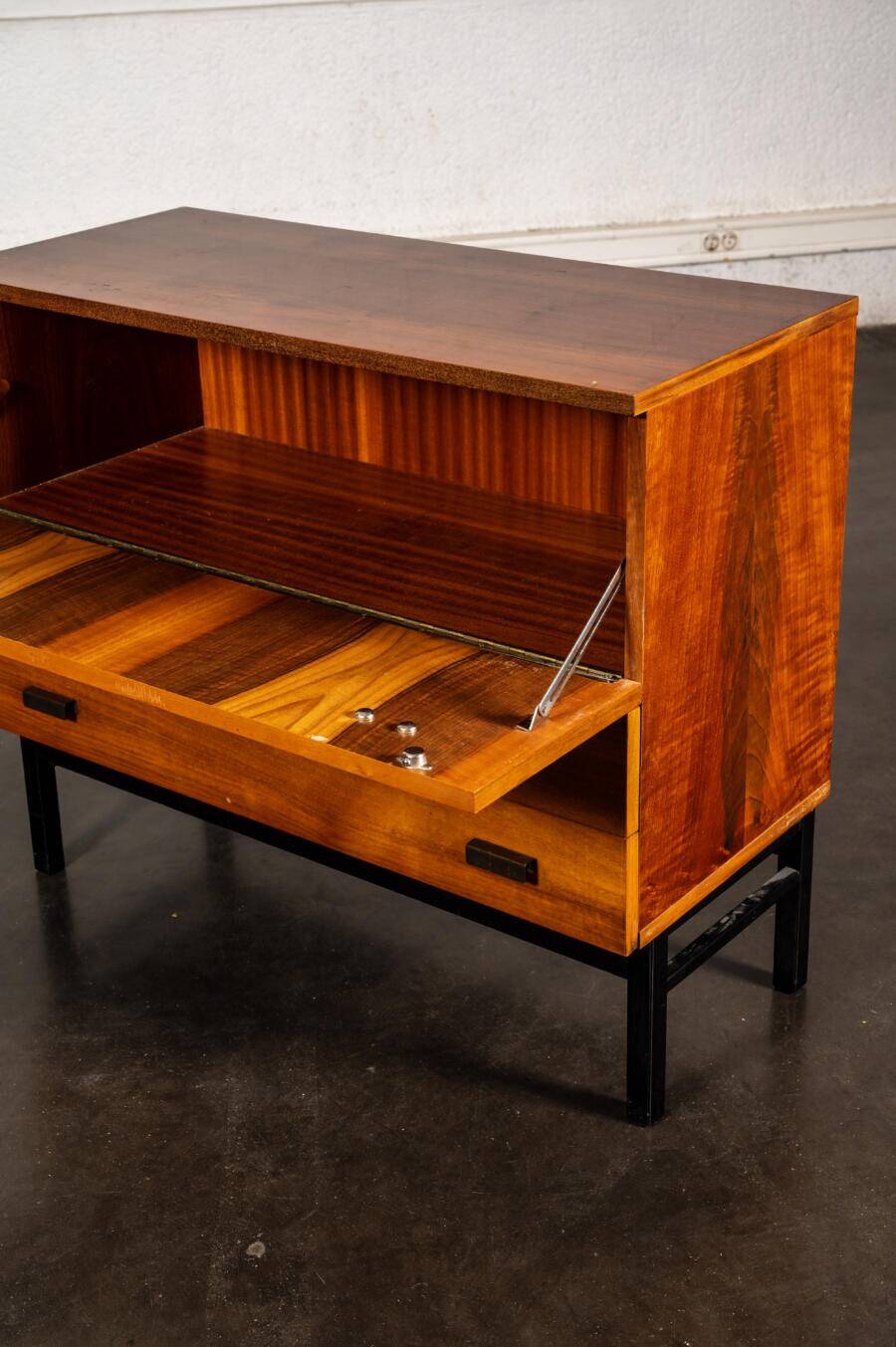 Rosewood burl chest of drawers