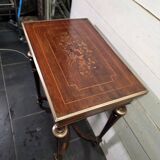 Napoleon III hairdresser in walnut and brass marquetry from the 19th century.