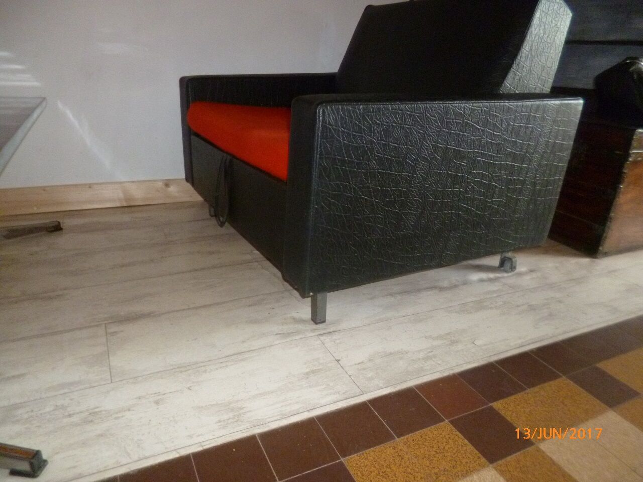 In 1960 convertible leatherette seat