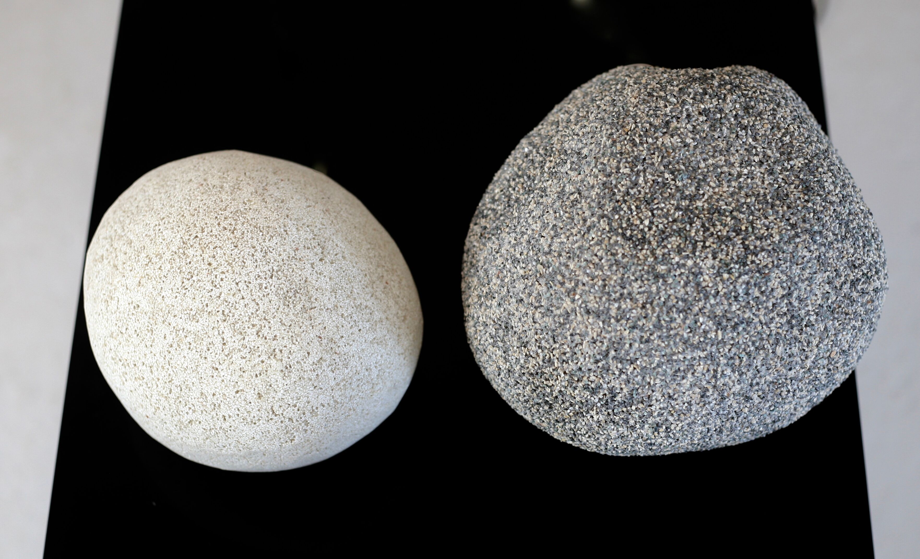 Pair of lamp "pebble". Resin. France, circa 1970