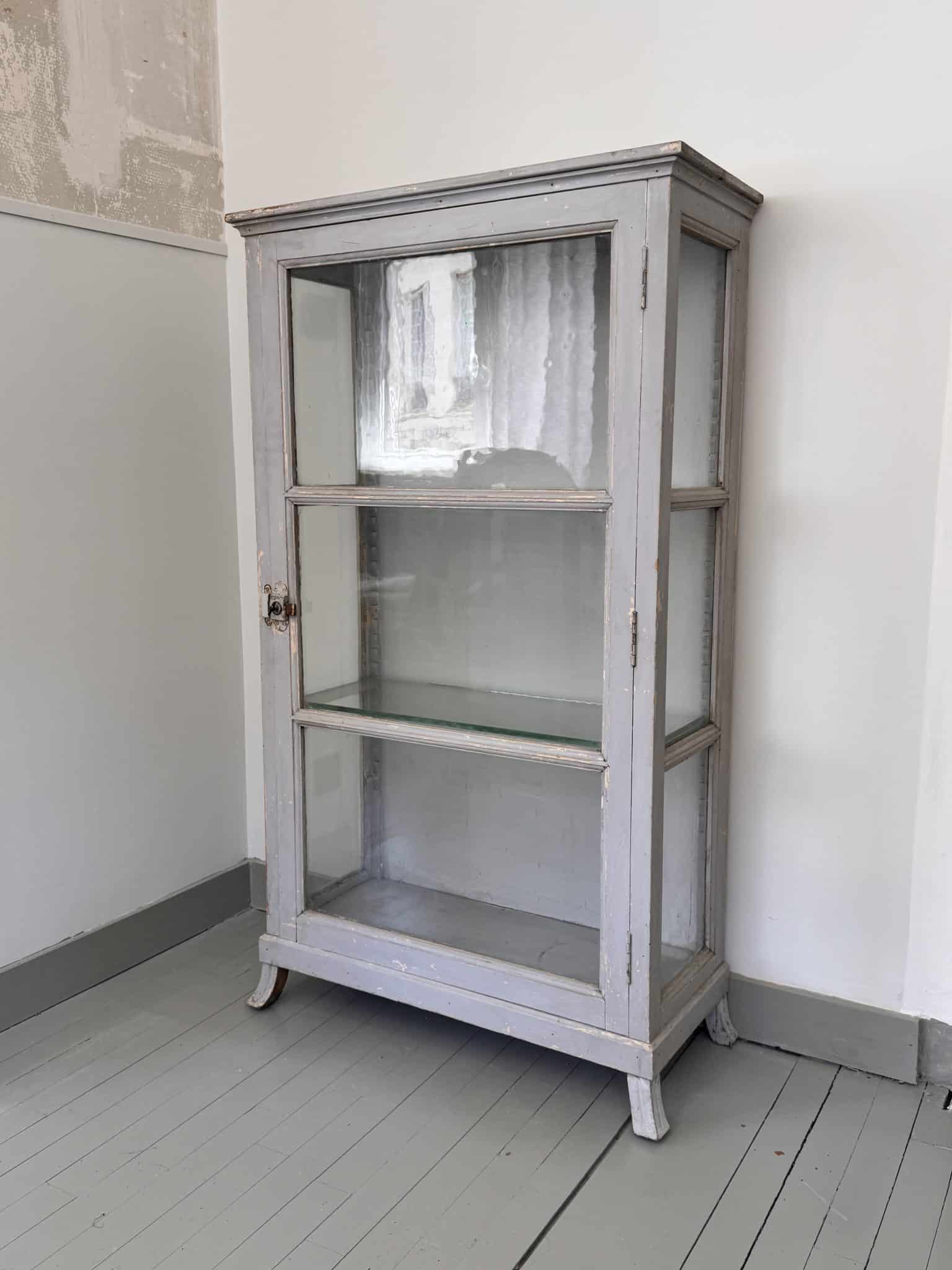 Vitrine ancienne en bois et verre