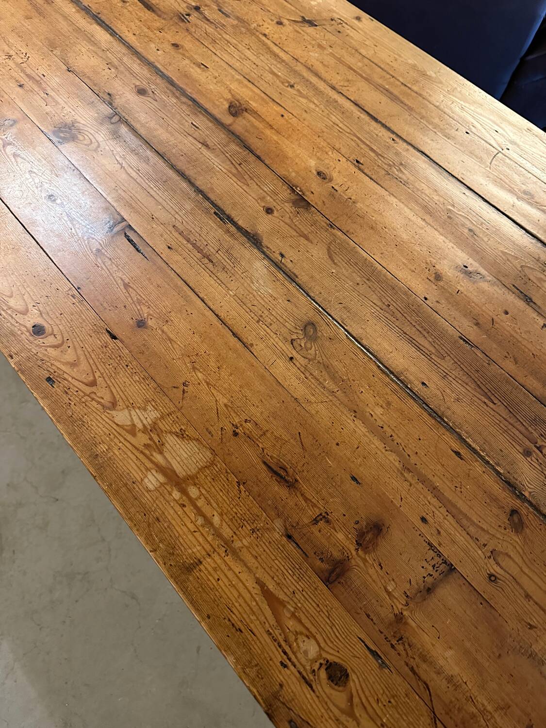English farmhouse table in solid pine from the late 19th century, L187cm.