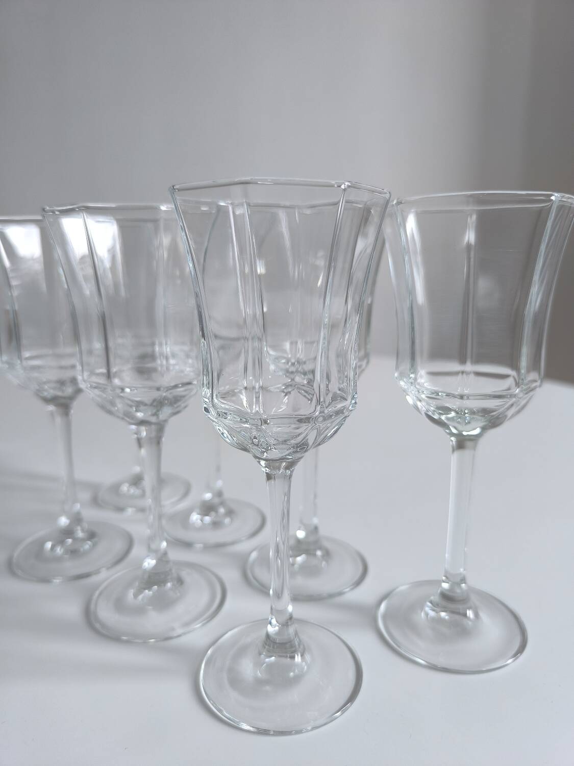 Set of 7 Luminarc stemmed glasses