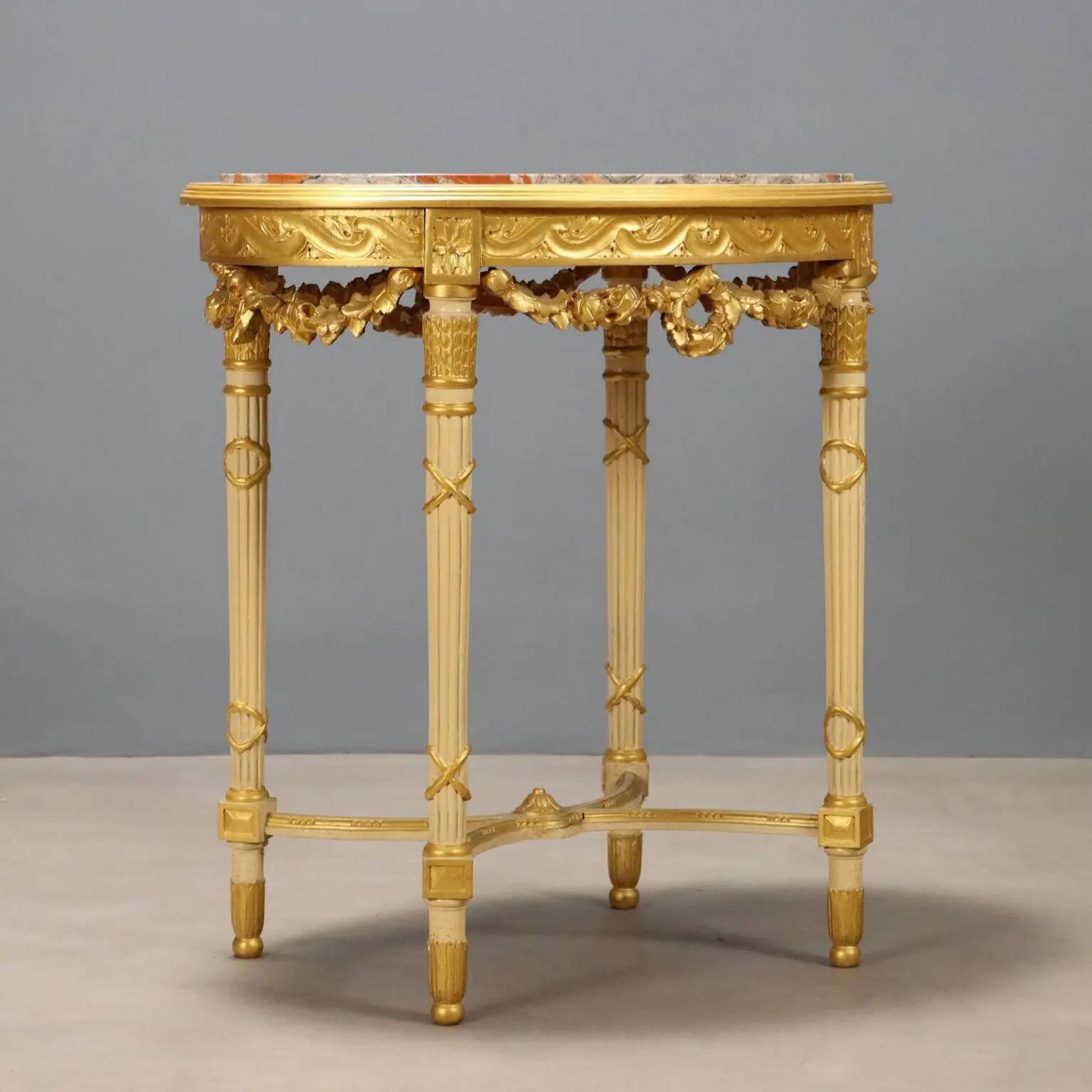 Antique neoclassical centre table in carved wood from the 19th century.