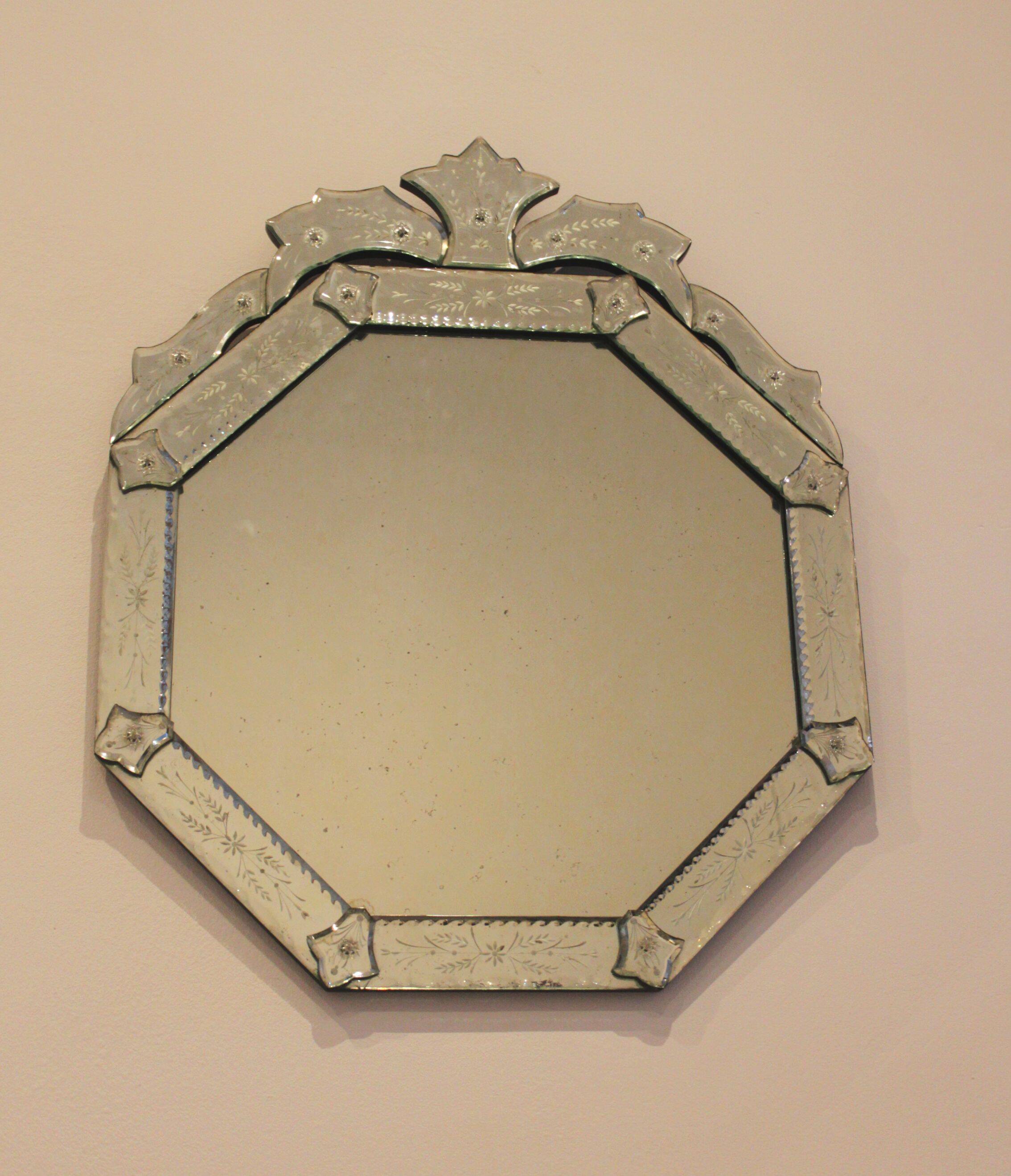Octagonal Venetian mirror, 63x60cm.