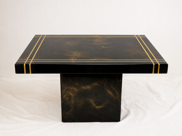 Table basse vintage carrée noire marbrée et dorée