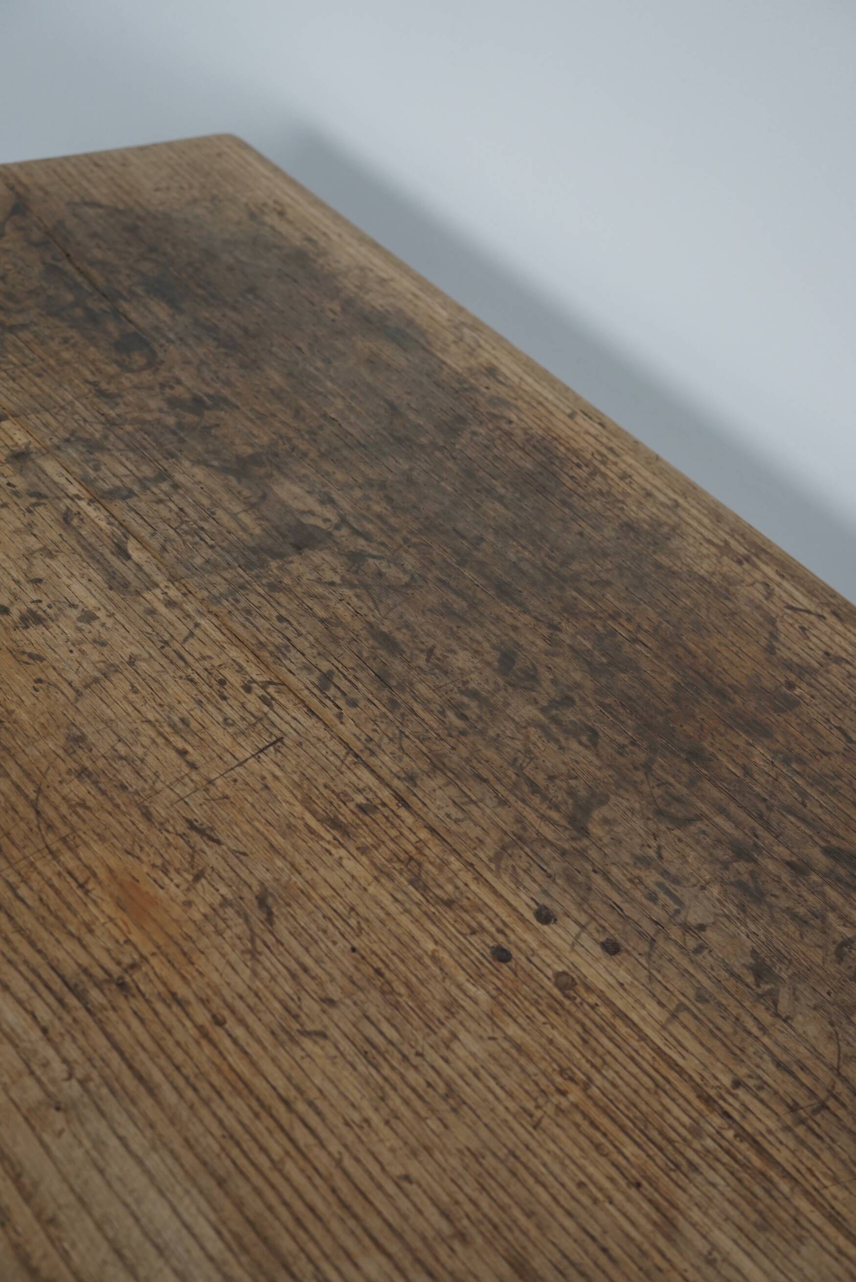 Grande table à manger rustique française du XIXe siècle en orme et chêne