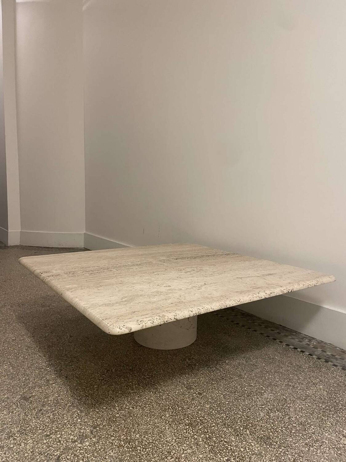 Table basse en travertin, Angelo Mangiarotti, Italy, 1970s