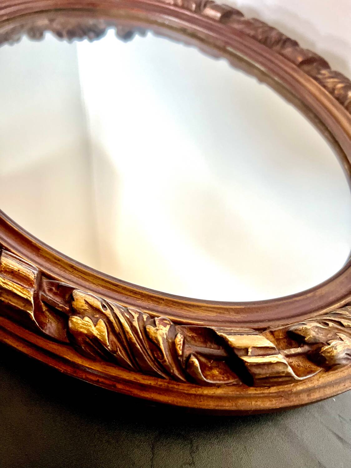 Miroir baroque en bois ovale