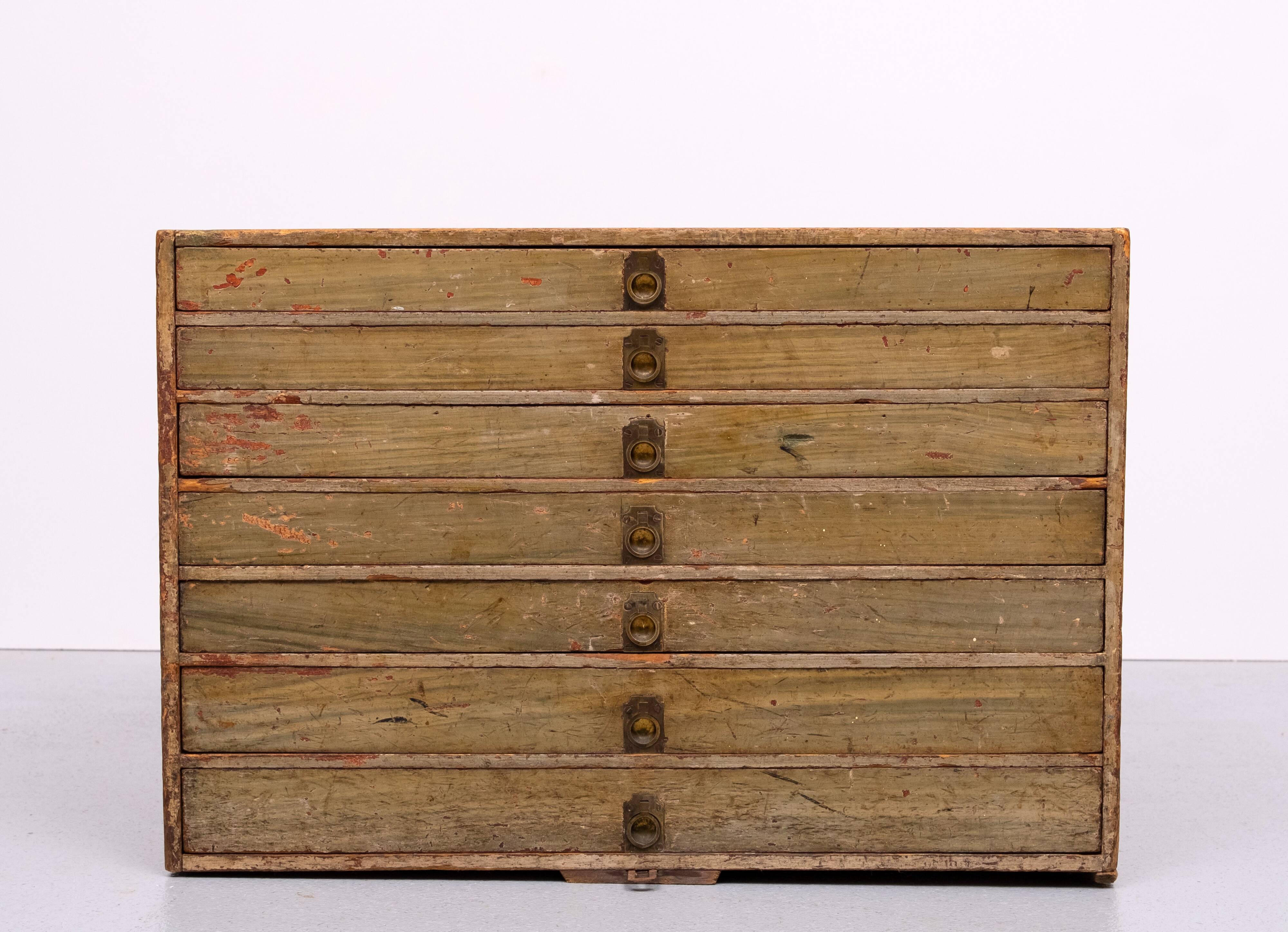 Commode homme avec tiroirs du XIXe siècle